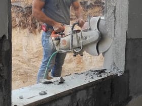 שיפוץ בניין